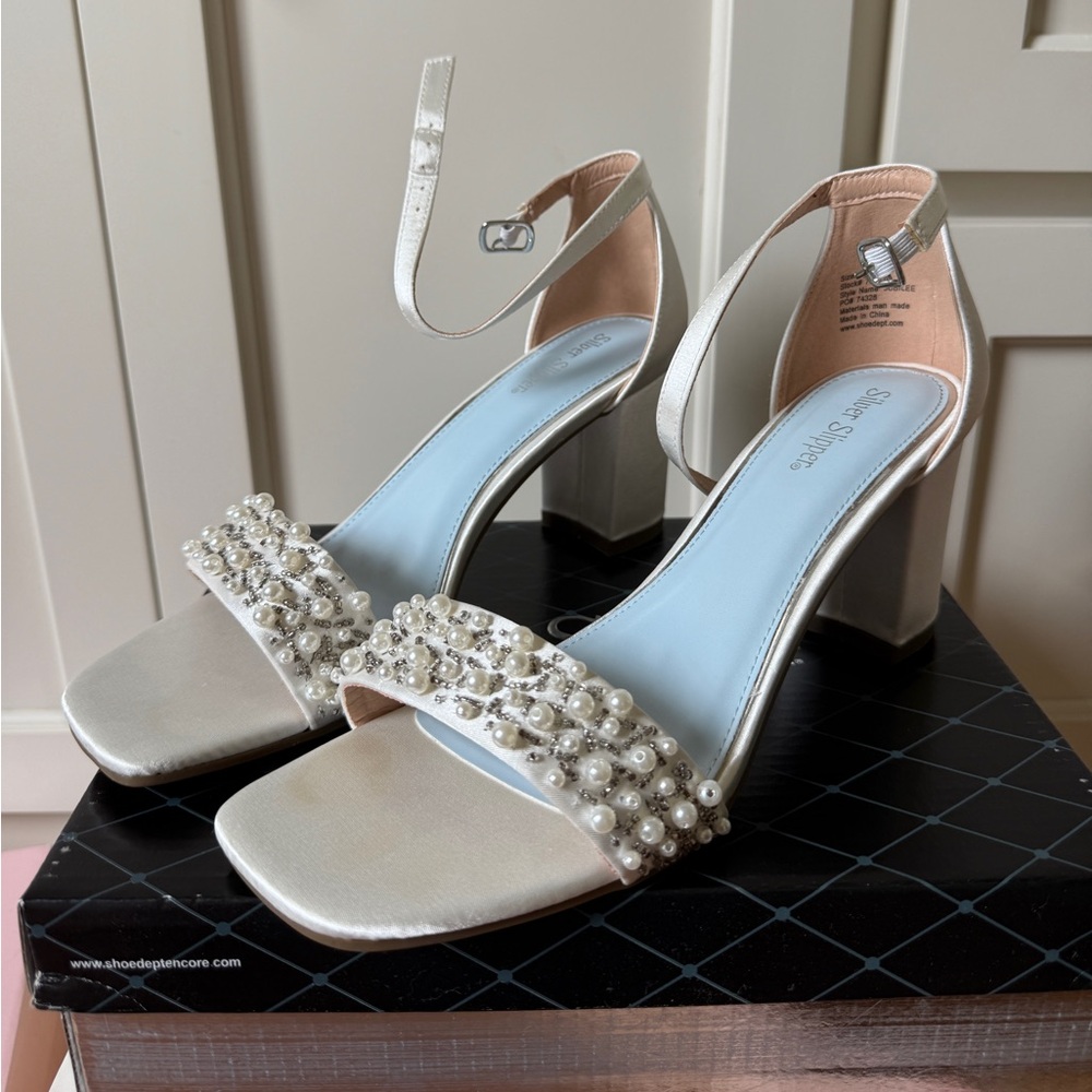 NEVER WORN White Embellished Heels Size Size 9
